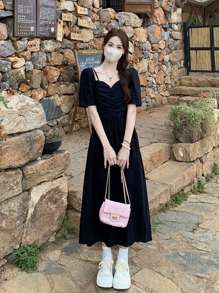 洋气炸街黑色方领泡泡袖连衣裙女夏2025新款法式茶歇小黑裙赫 洋气炸街黑色方领泡泡袖连衣裙女夏2025新款法式茶歇小黑裙赫