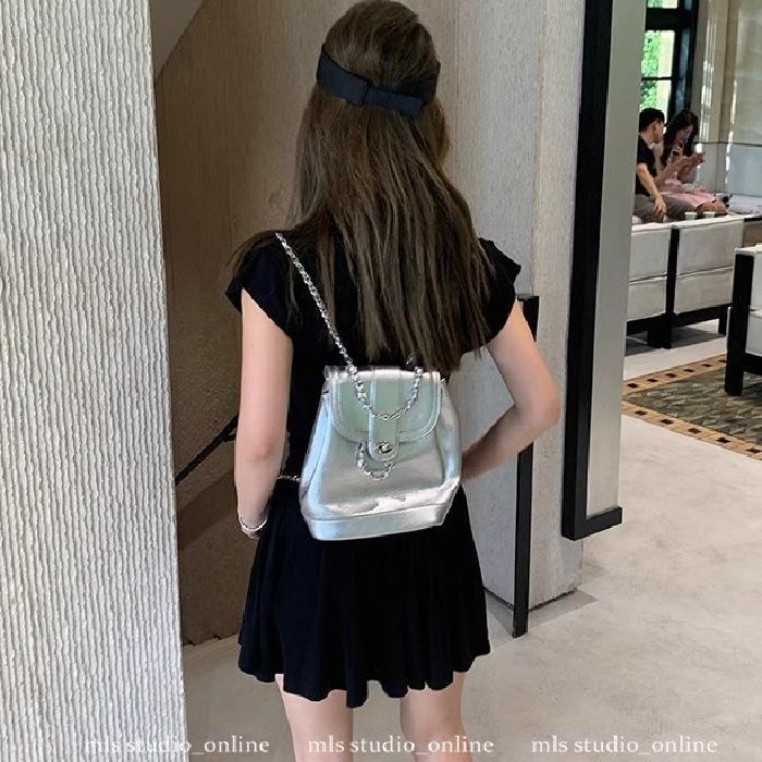 2025新款夏季韩系纯欲v领修身短袖T恤女夏季休闲半身裙学生