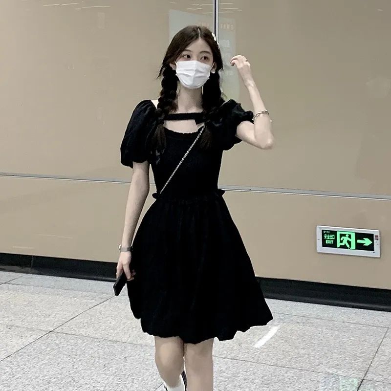 法式小黑裙宫廷风设计感夏季2025新款收腰显瘦蝴蝶结短袖连衣