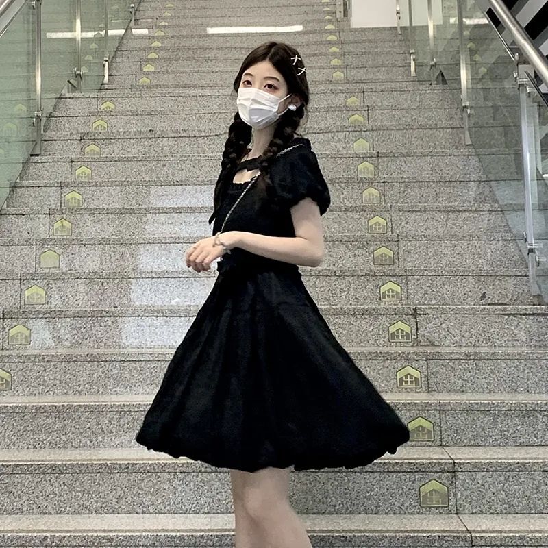 法式小黑裙宫廷风设计感夏季2025新款收腰显瘦蝴蝶结短袖连衣