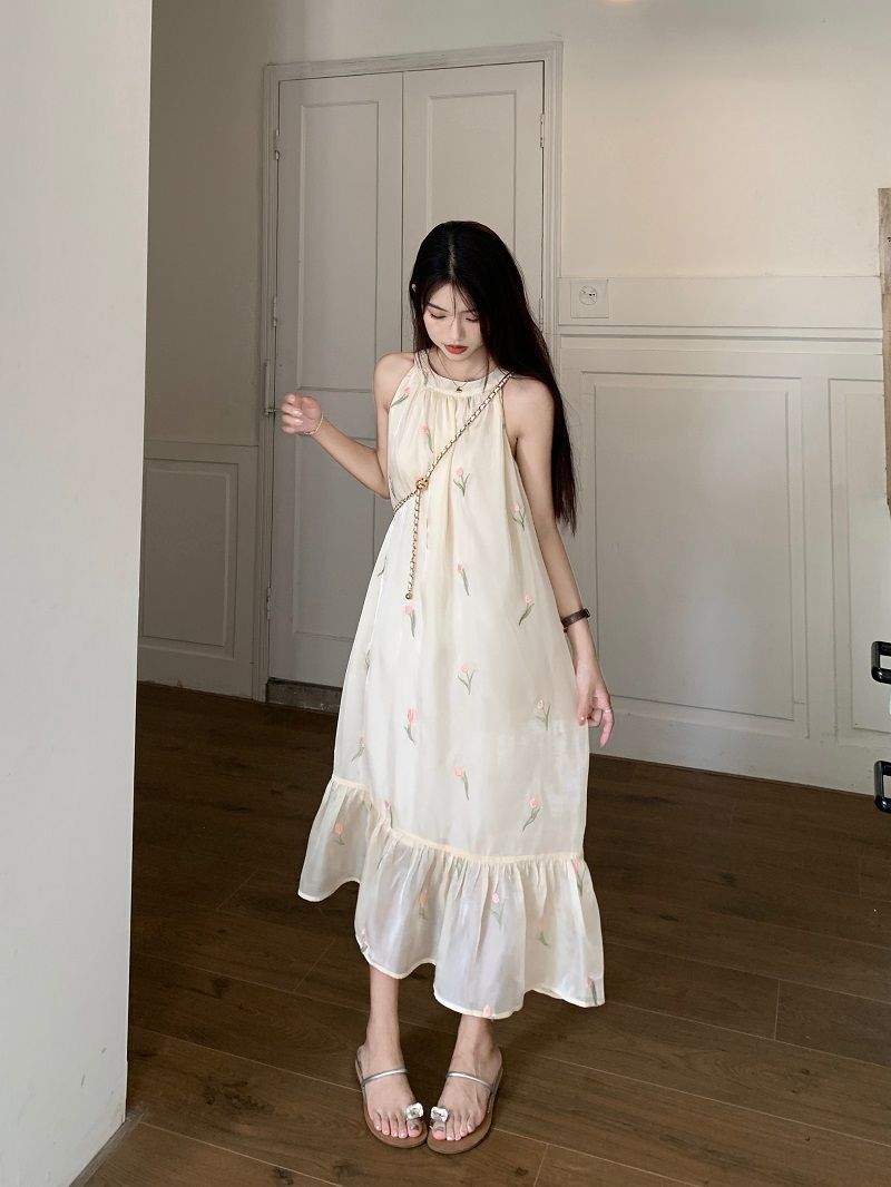 法式优雅挂脖连衣裙女夏季新款复古宽松碎花印花气质中长裙子ch