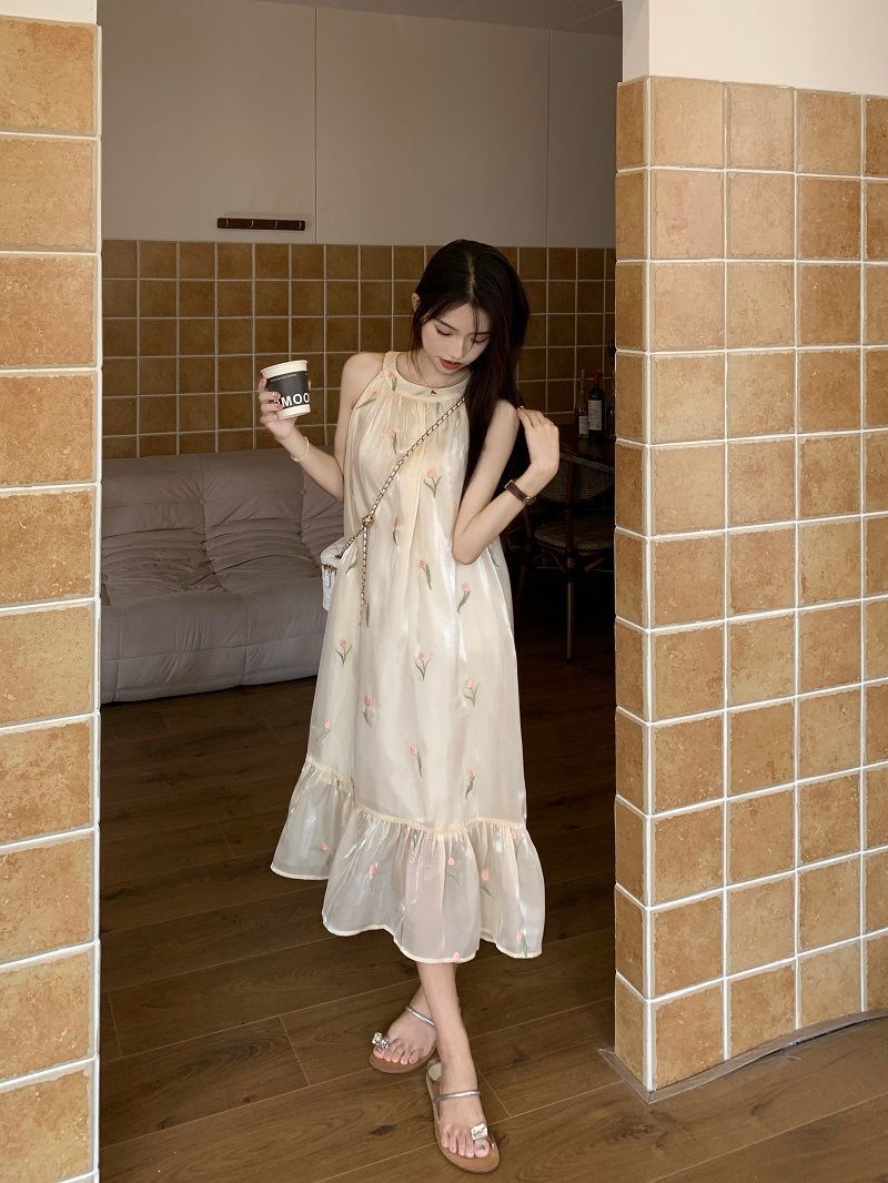 法式优雅挂脖连衣裙女夏季新款复古宽松碎花印花气质中长裙子ch