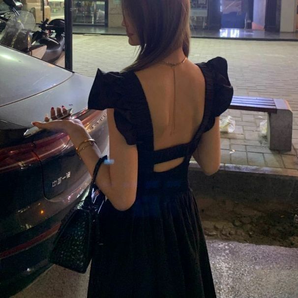 小飞袖连衣裙女夏季新款高级感辣妹气质长裙2025夏季性感黑色
