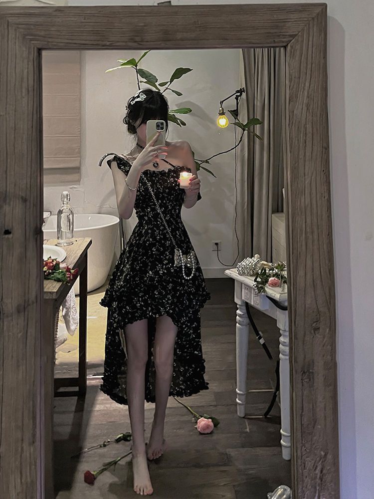 2025新款夏季碎花吊带裙新款方领收腰显瘦不规则设计感连衣裙