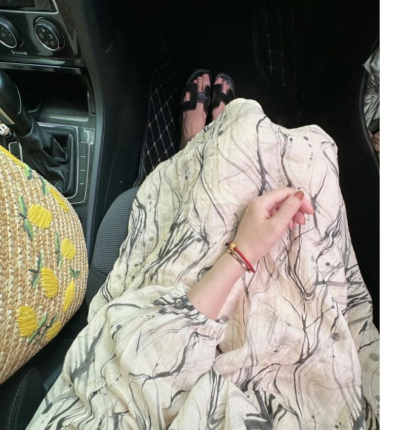 法式抽象画露肩挂脖连衣裙女夏季新款高级感雪纺宽松时髦a字短裙