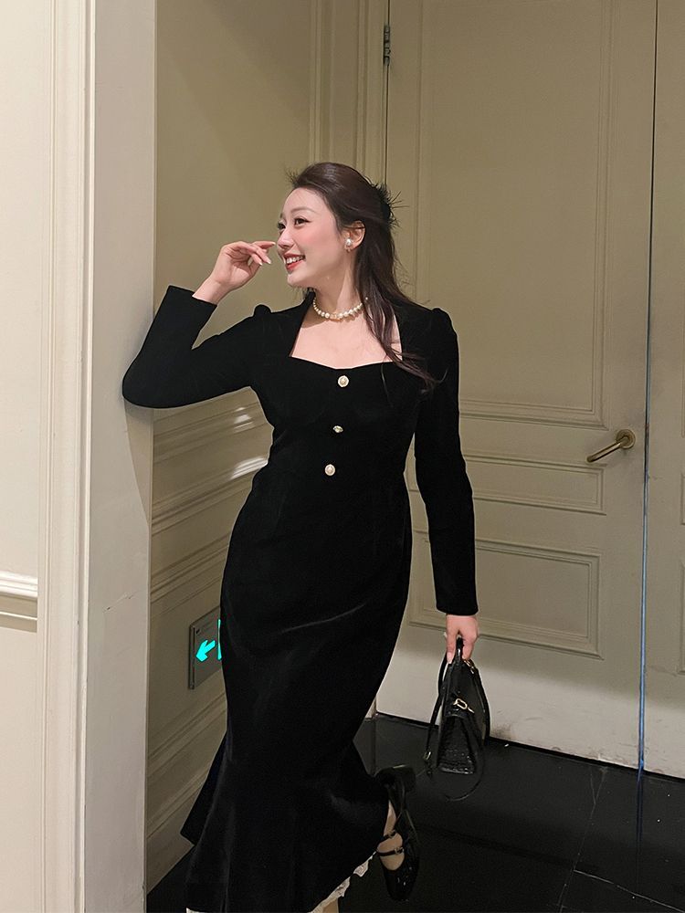 2025新款大码女装法式复古秋冬黑色包臀打底裙胖mm显瘦丝绒