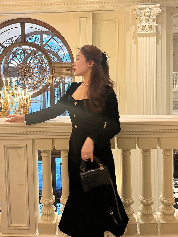 2025新款大码女装法式复古秋冬黑色包臀打底裙胖mm显瘦丝绒