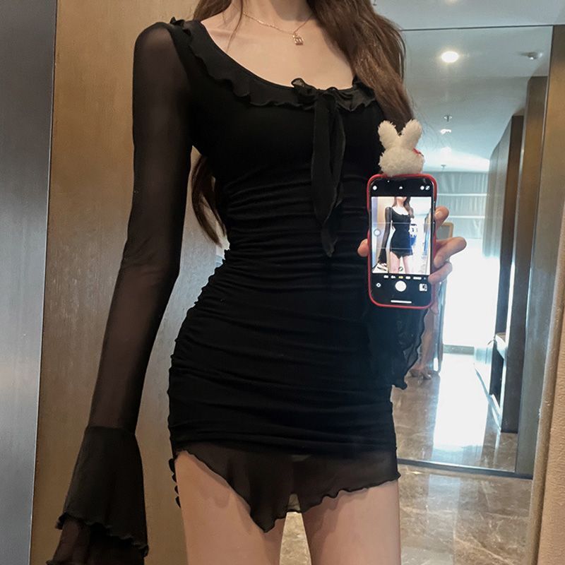 2025新款春秋网纱喇叭袖假两件连衣裙女冬季新款性感收腰包臀