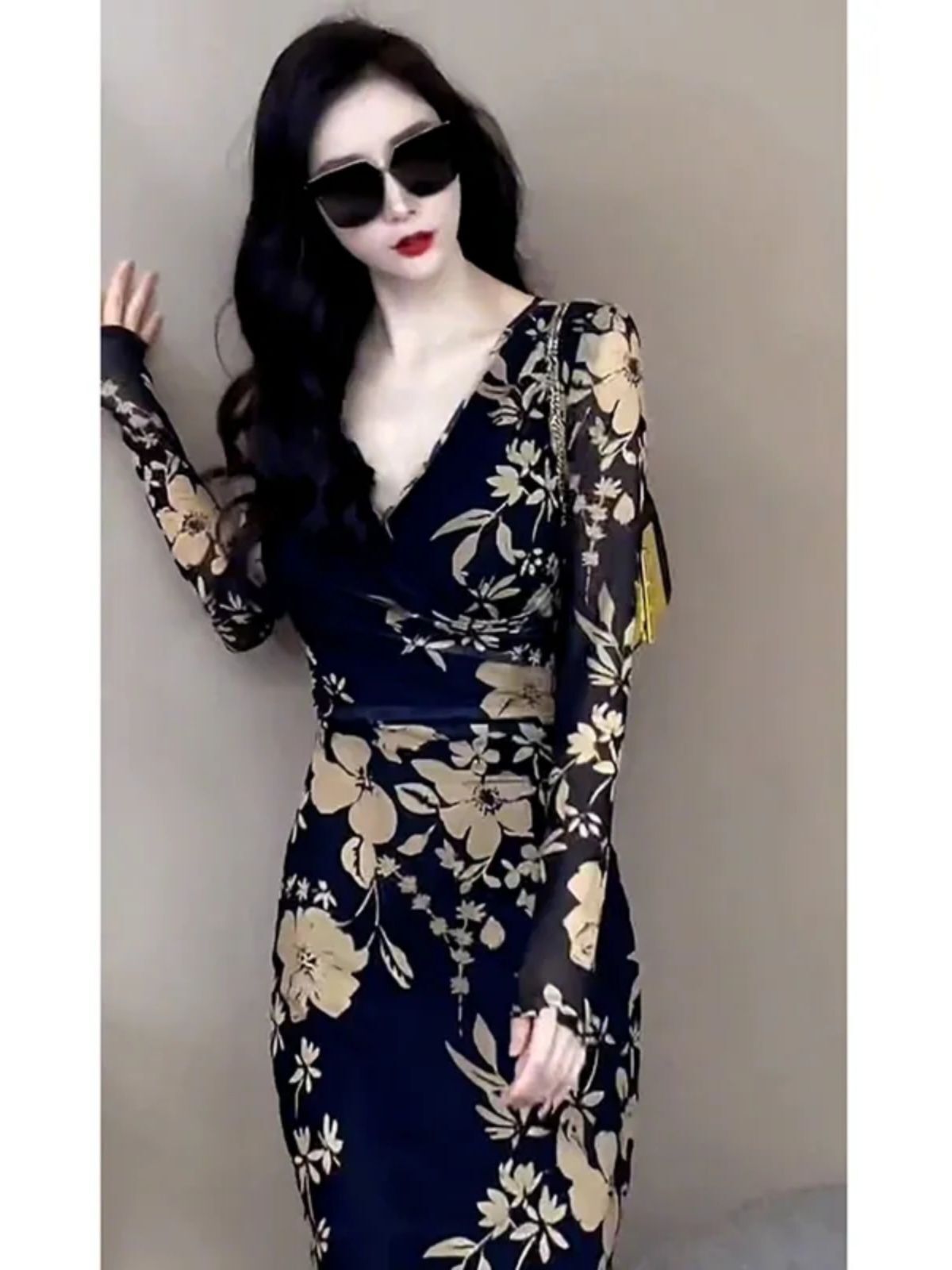 轻奢显瘦秋季连衣裙女长袖减龄裙潮御姐新款修身温柔风小众包臀裙