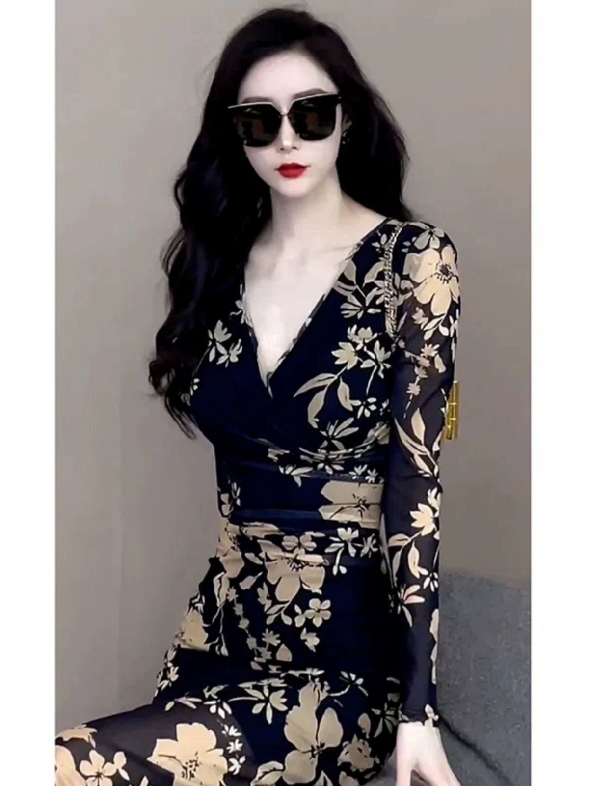 轻奢显瘦秋季连衣裙女长袖减龄裙潮御姐新款修身温柔风小众包臀裙