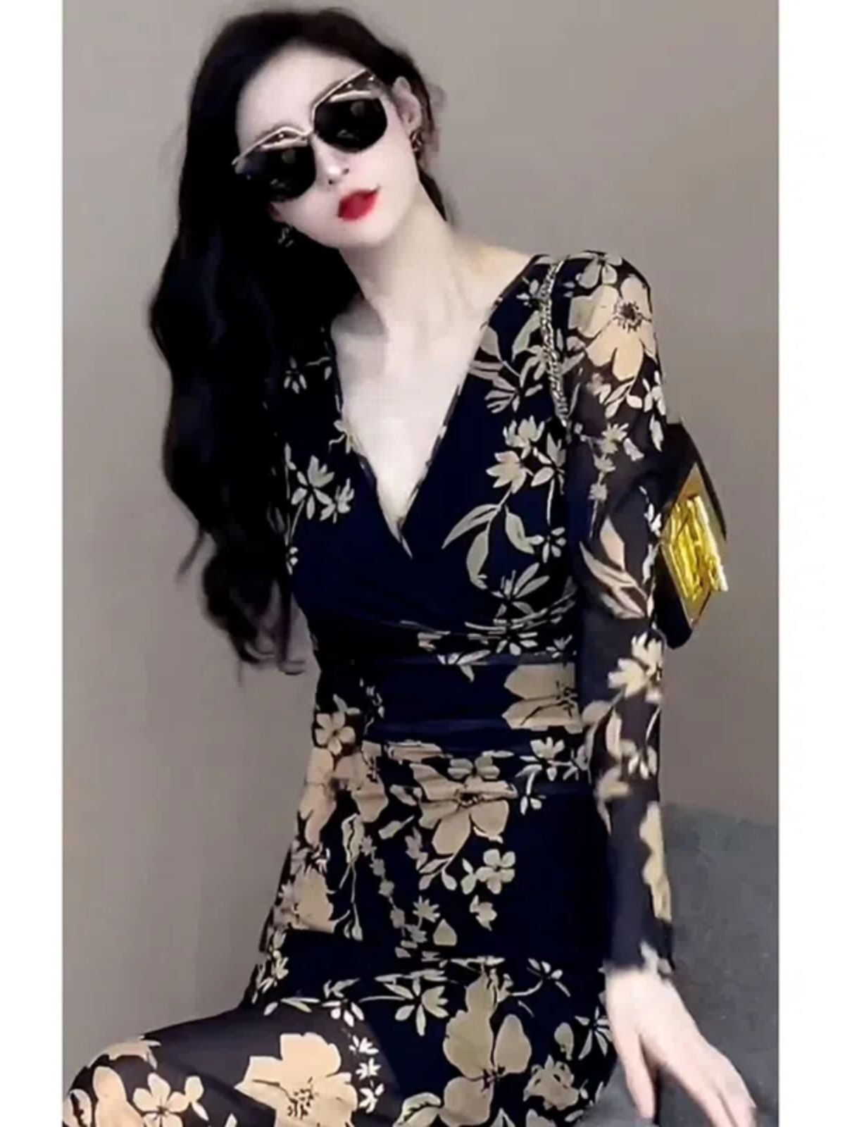 轻奢显瘦秋季连衣裙女长袖减龄裙潮御姐新款修身温柔风小众包臀裙