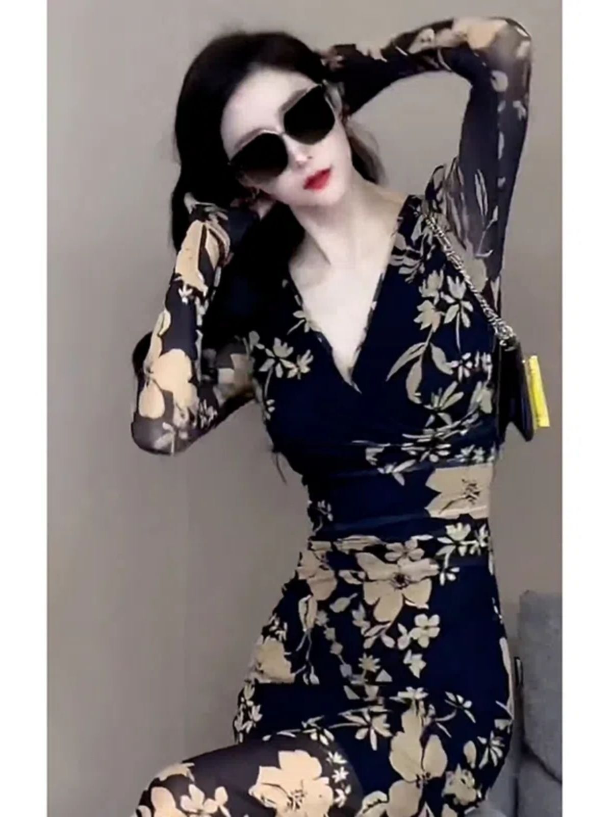 轻奢显瘦秋季连衣裙女长袖减龄裙潮御姐新款修身温柔风小众包臀裙