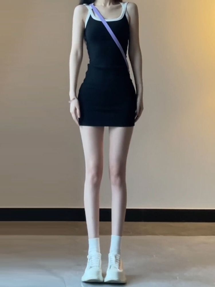 性感辣妹吊带连衣裙子夏季2024新款收腰显瘦撞色小众包臀背心