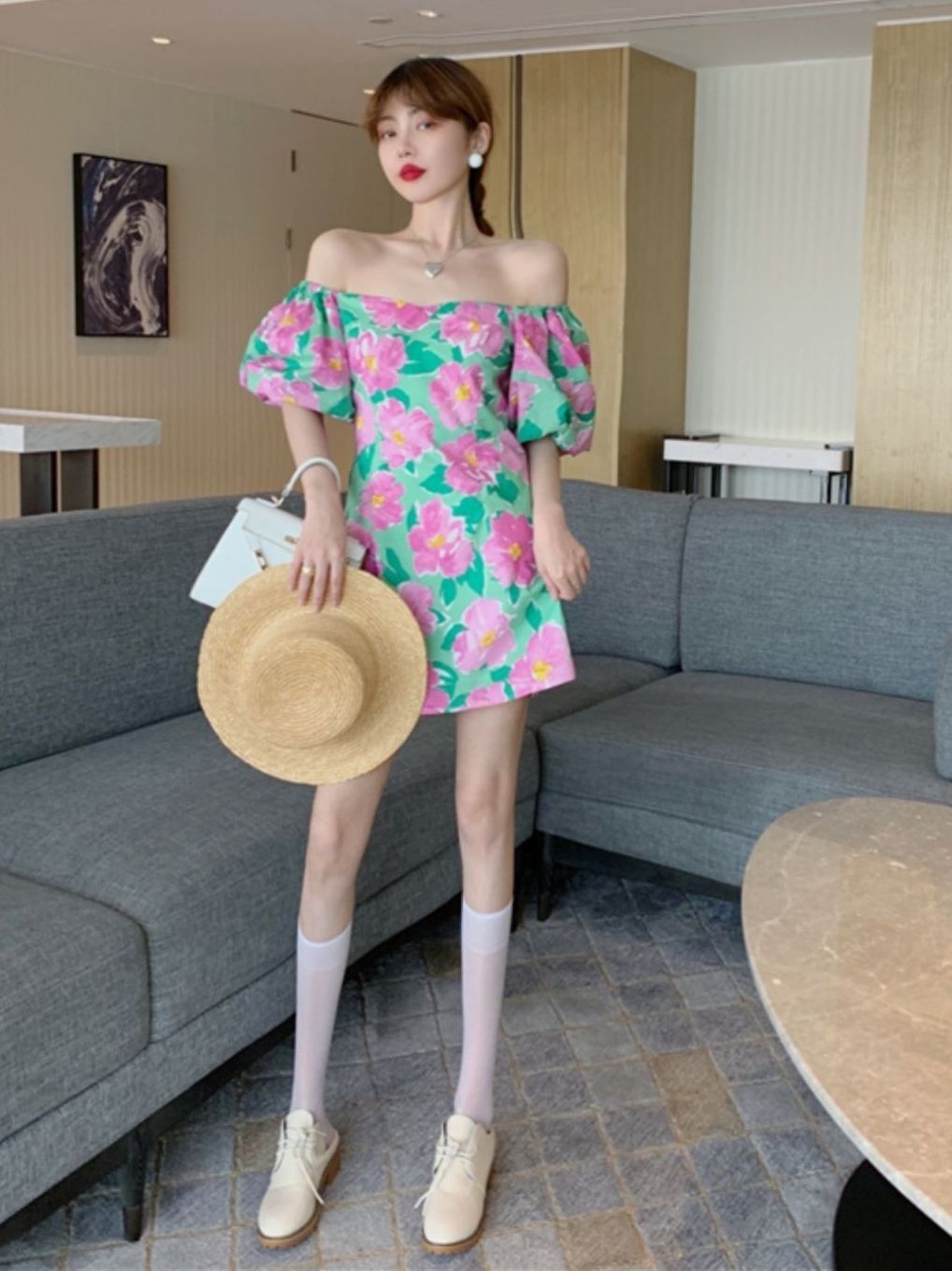 法式锁骨一字肩碎花连衣裙女2024夏季新款复古初恋温柔高级感