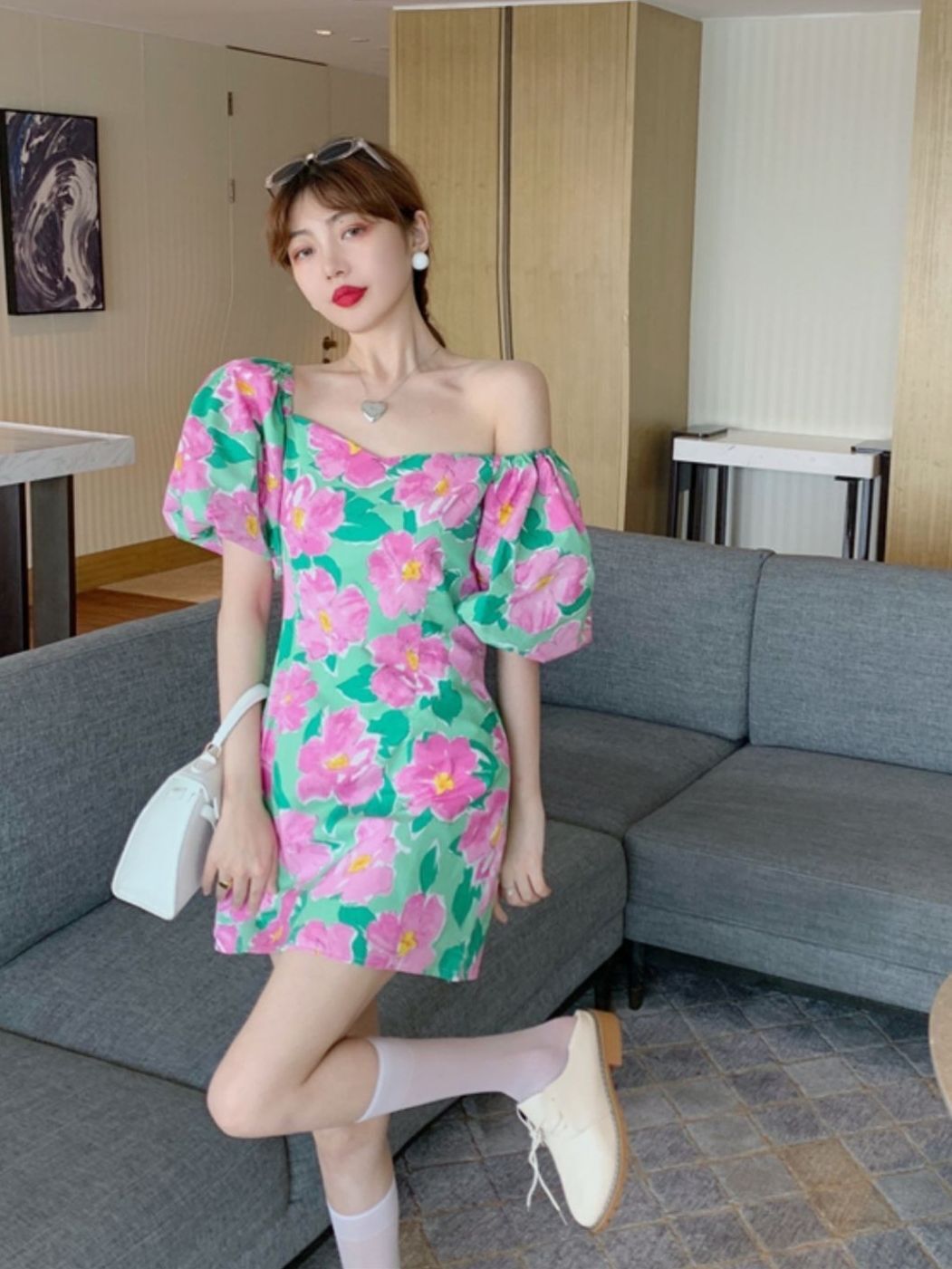 法式锁骨一字肩碎花连衣裙女2024夏季新款复古初恋温柔高级感