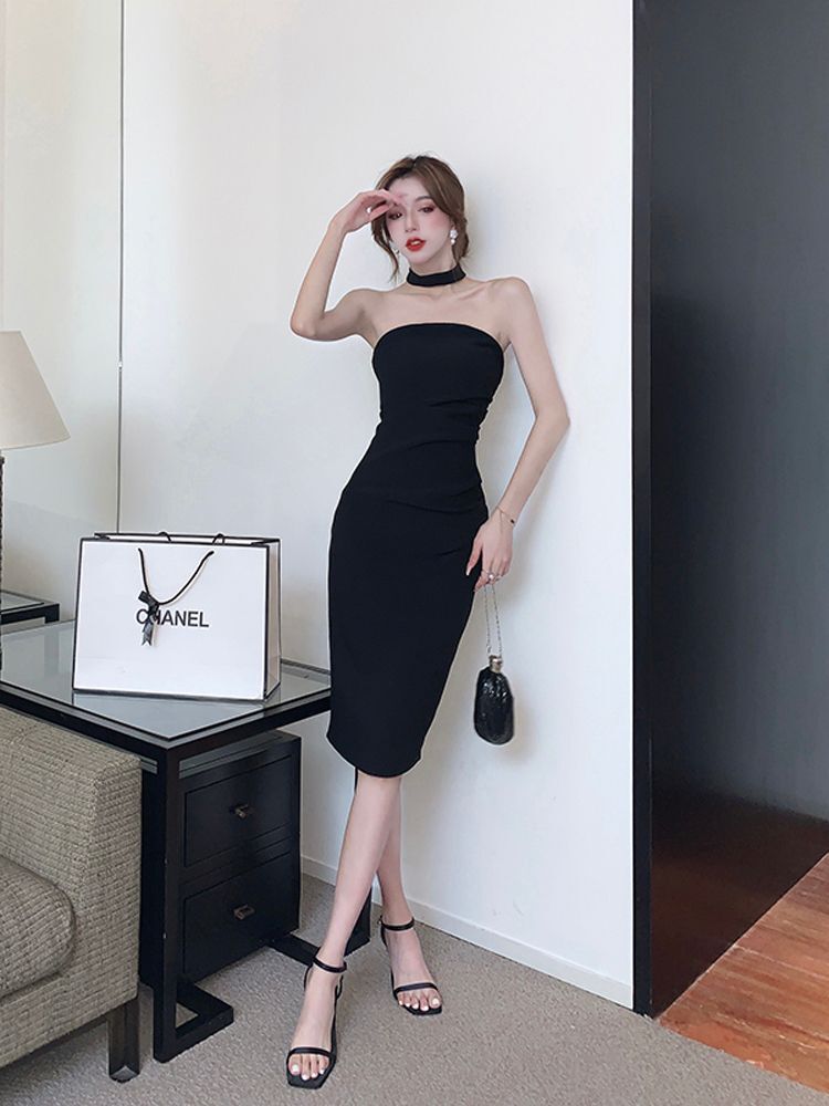 法式一字肩挂脖抹胸连衣裙2024新款修身绿色性感生日宴会小礼