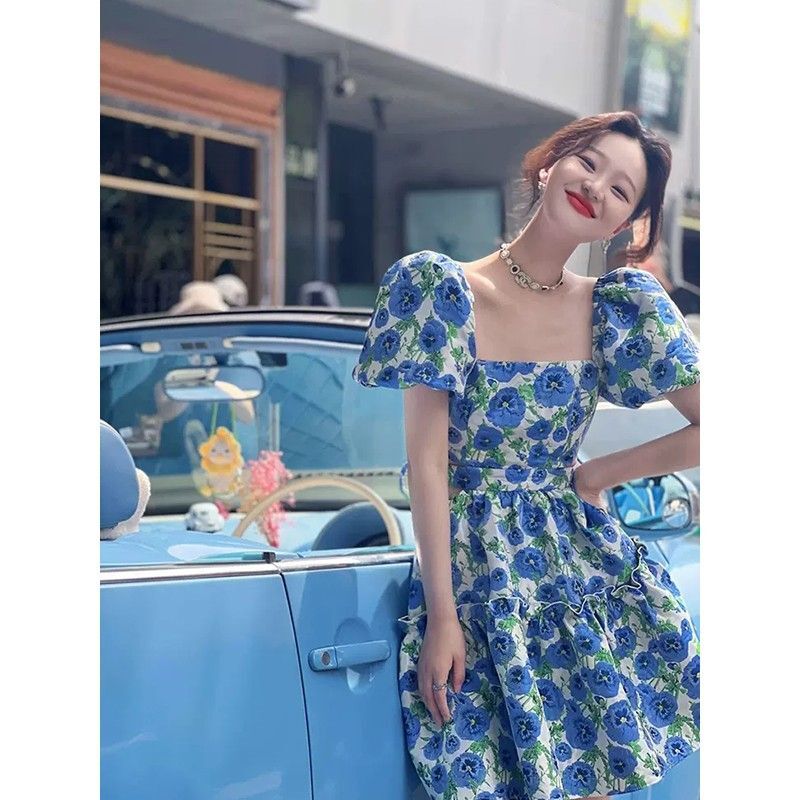 方领碎花连衣裙子女夏季2024新款小个子高级穿搭茶歇法式海边