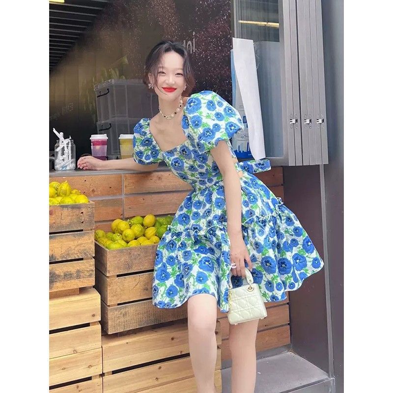 方领碎花连衣裙子女夏季2024新款小个子高级穿搭茶歇法式海边