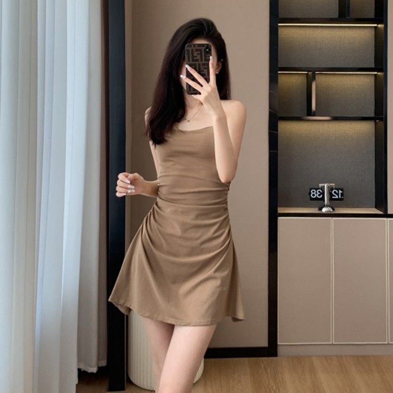 纯欲风抹胸连衣裙女夏季短裙辣妹收腰褶皱紧身性感不规则a字裙子