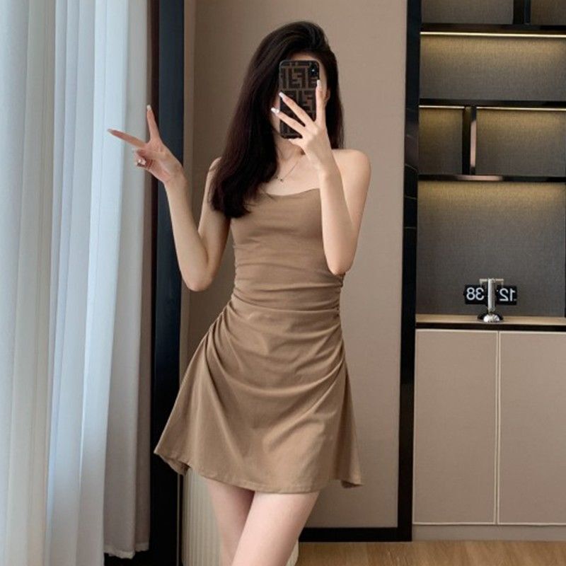 纯欲风抹胸连衣裙女夏季短裙辣妹收腰褶皱紧身性感不规则a字裙子