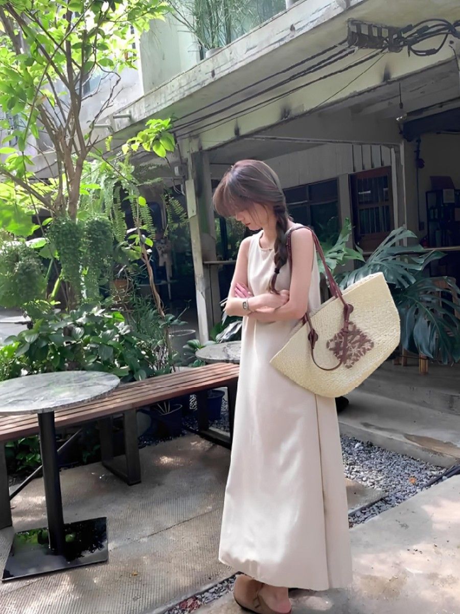 夏季女装批新款发chic镂空露背简约气质中长款圆领背心无袖连