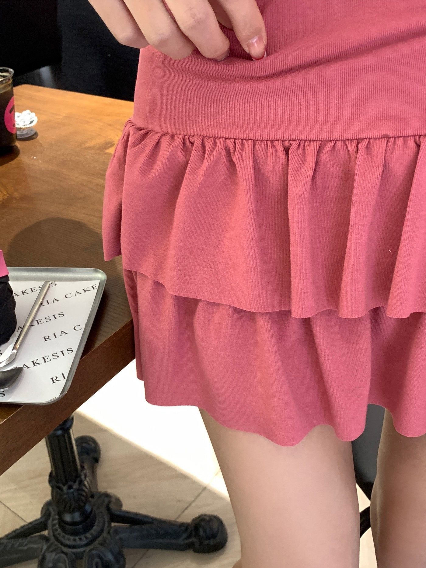 设计感小众性感抹胸连衣裙女夏季2025新款收腰显瘦辣妹风蛋糕