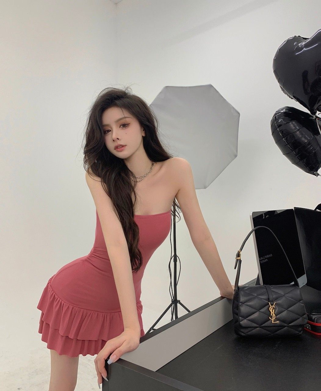 设计感小众性感抹胸连衣裙女夏季2025新款收腰显瘦辣妹风蛋糕