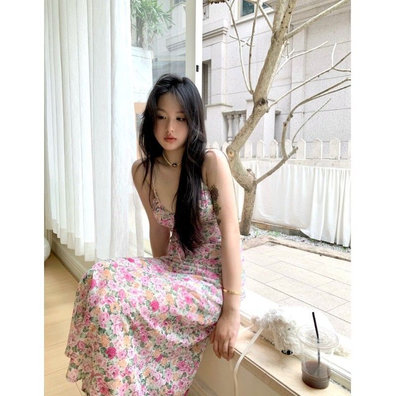 复古碎花蕾丝性感吊带连衣裙女春夏收腰显瘦裙子浪漫油画风中长裙