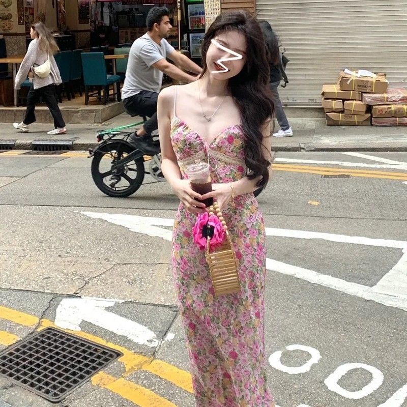 复古碎花蕾丝性感吊带连衣裙女春夏收腰显瘦裙子浪漫油画风中长裙