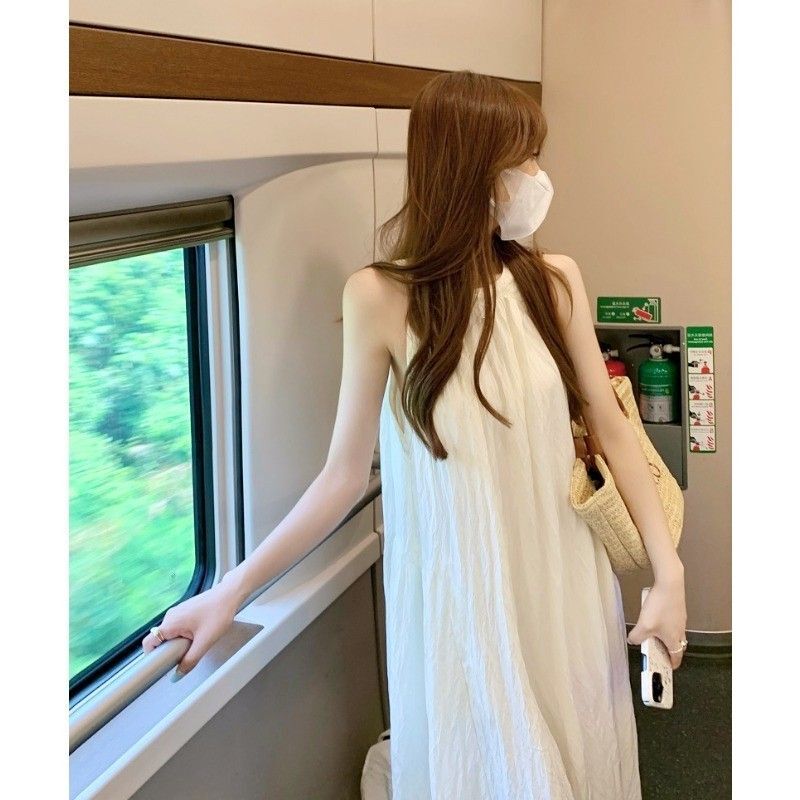 甜美挂脖连衣裙仙女夏季2024新款白色裙子无袖高级感气质a字