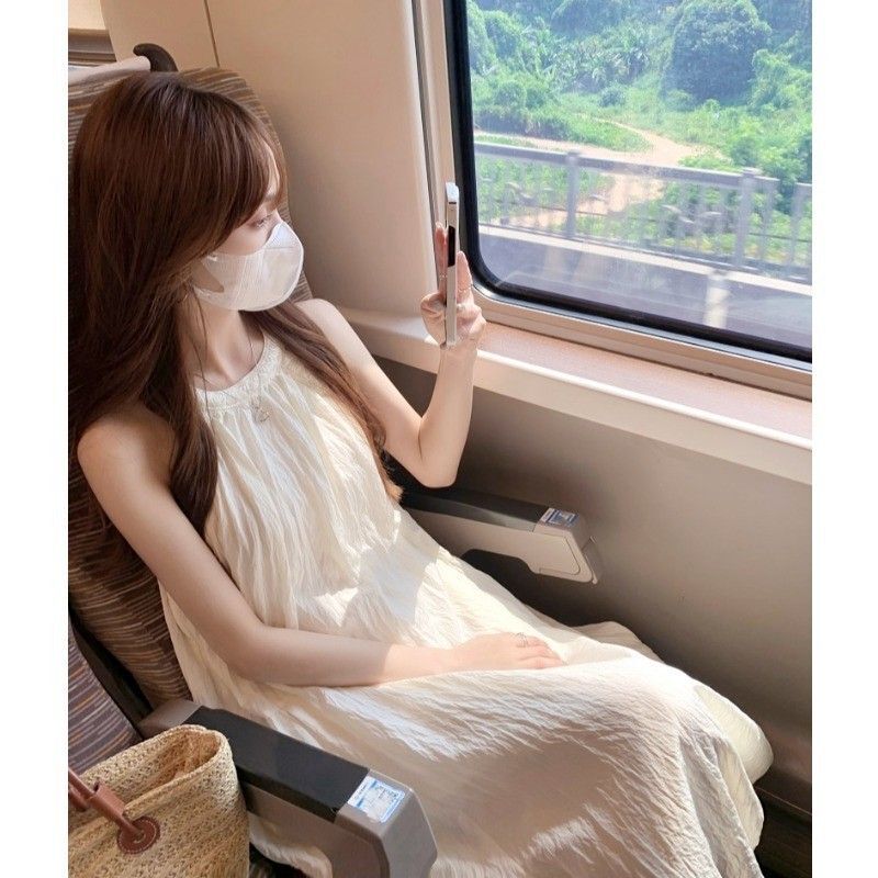 甜美挂脖连衣裙仙女夏季2024新款白色裙子无袖高级感气质a字