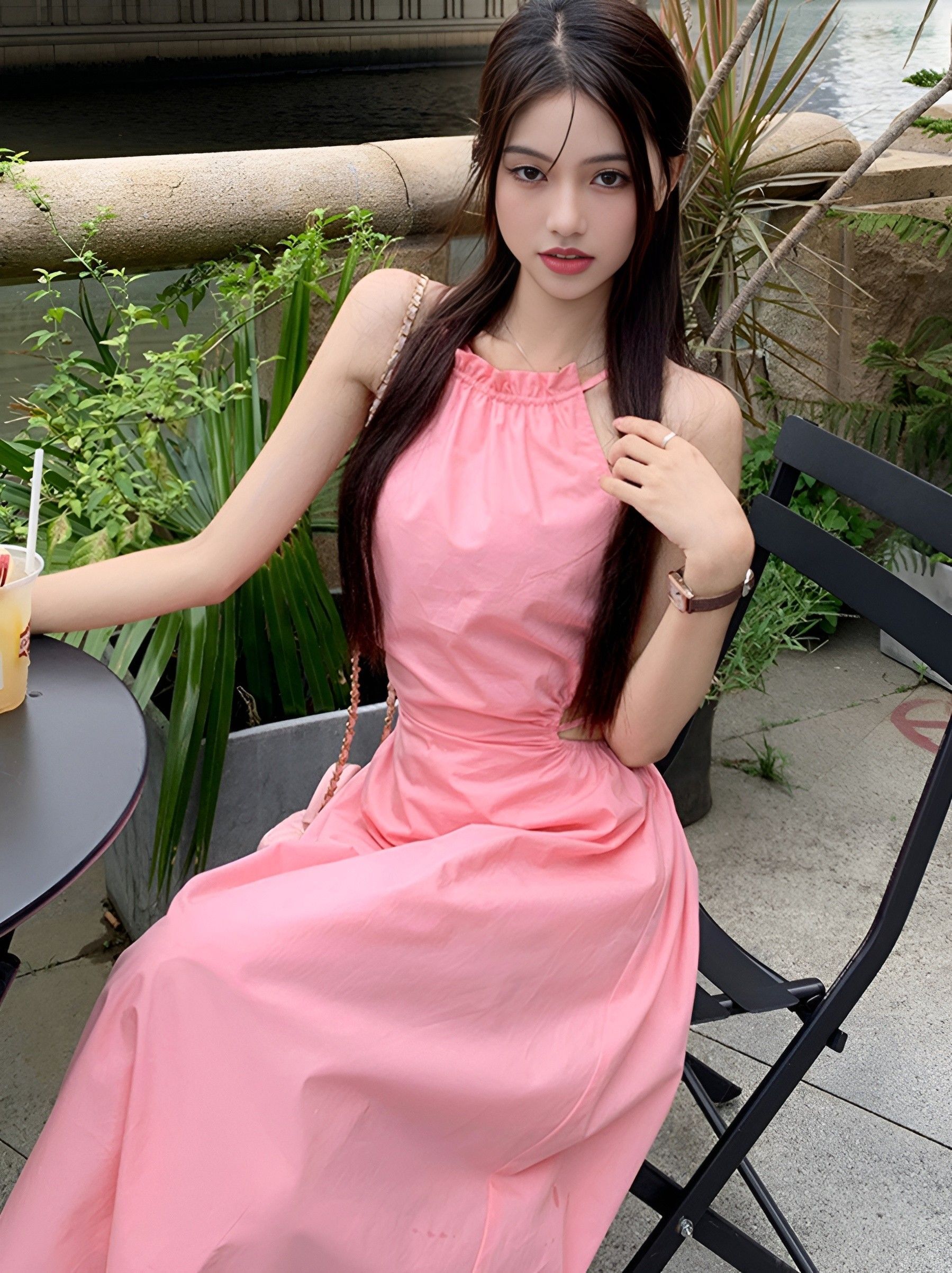 绝美粉色高级感挂脖吊带连衣裙女纯欲性感气质收腰绑带大摆长裙子