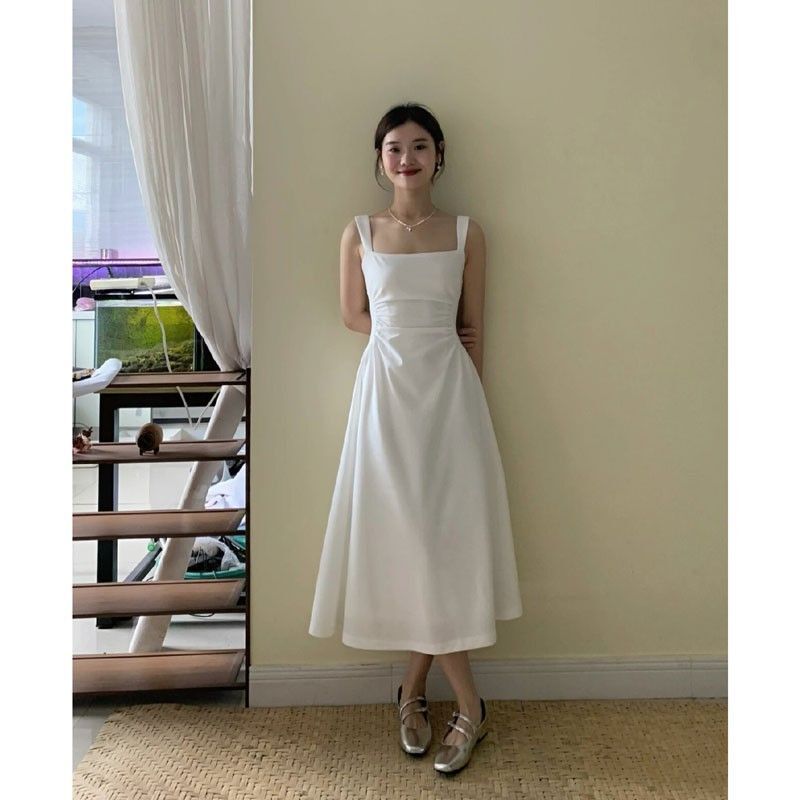 茶歇法式纯欲气质收腰修身显瘦方领白色吊带连衣裙女温柔风长裙子
