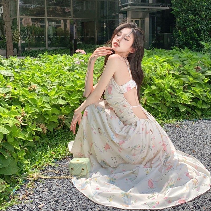 海边度假风v领碎花吊带连衣裙女夏季法式露背长裙系带收腰沙滩裙 海边度假风v领碎花吊带连衣裙女夏季法式露背长裙系带收腰沙滩裙