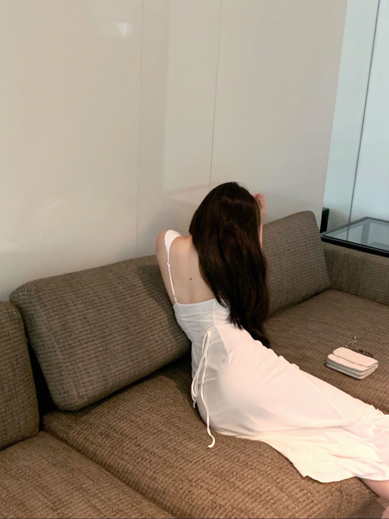 温柔风白色吊带露背连衣裙子女夏季2025新款海边度假气质绝美