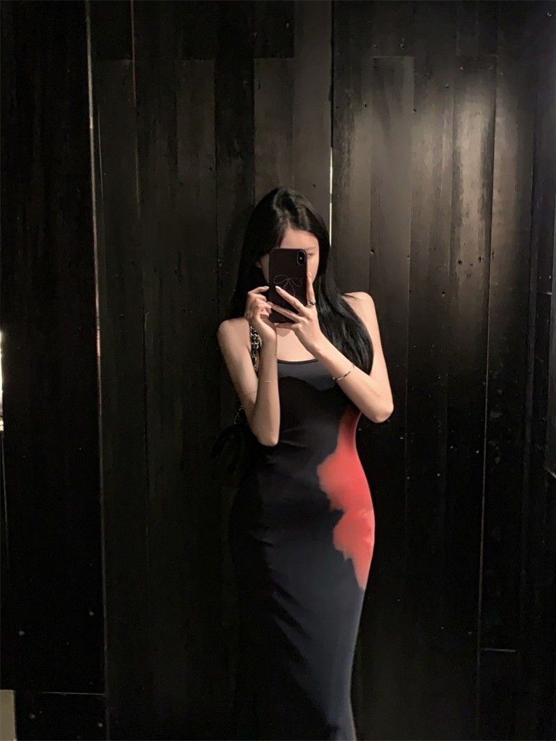 纯欲性感辣妹印花吊带连衣裙女夏新款气质收腰紧身包臀长裙