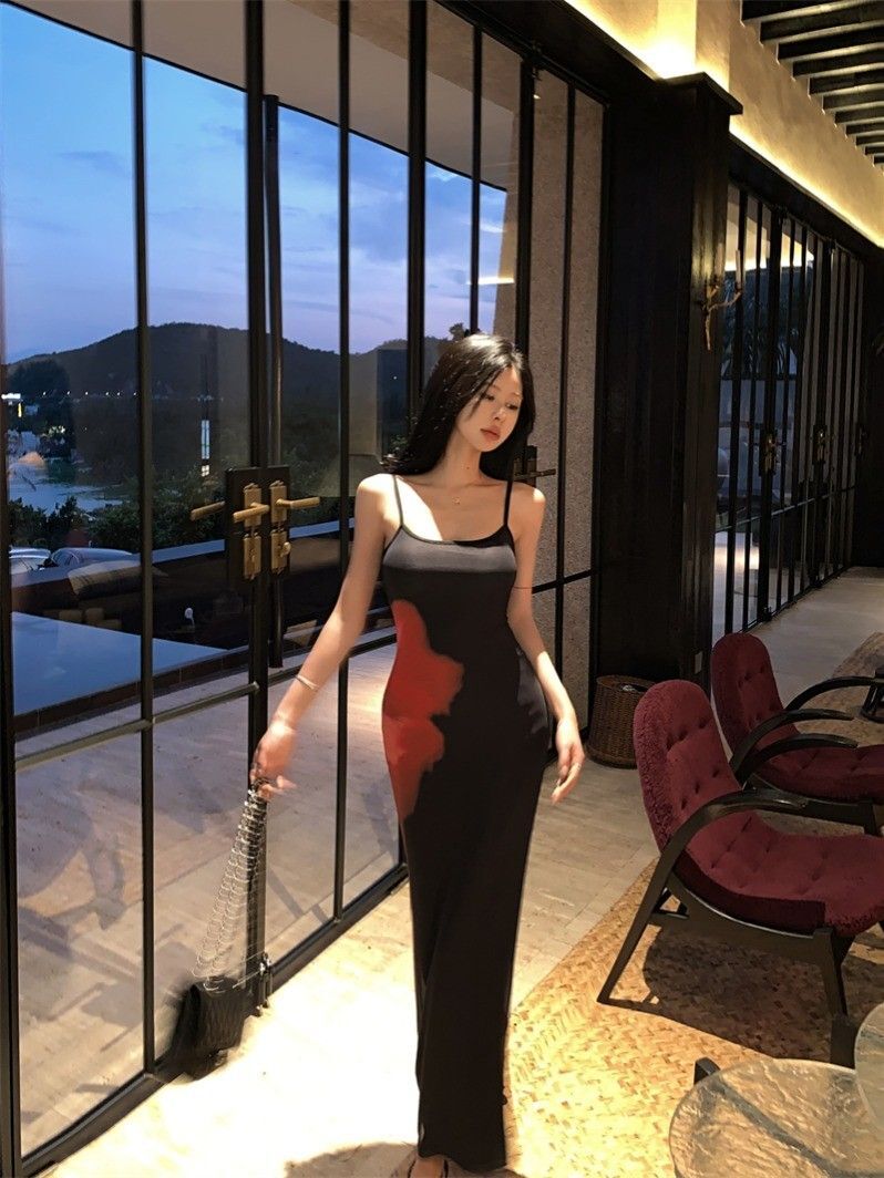 纯欲性感辣妹印花吊带连衣裙女夏新款气质收腰紧身包臀长裙
