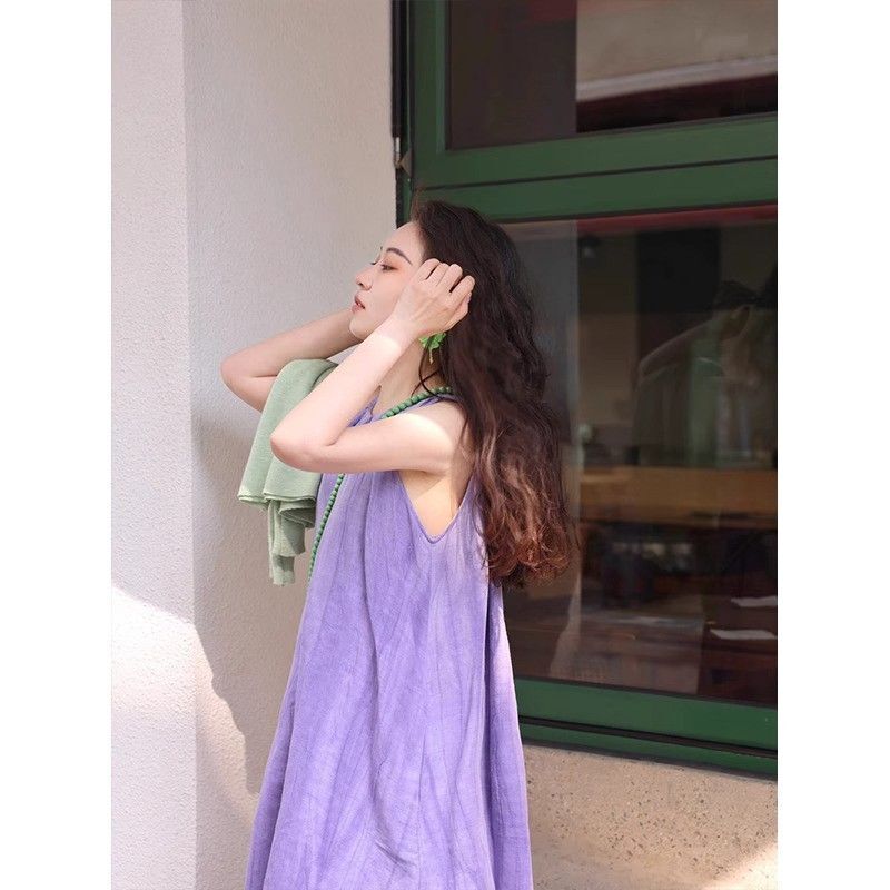 别致绝美温柔风紫色无袖挂脖连衣裙女夏季女神范高级感宽松长裙子