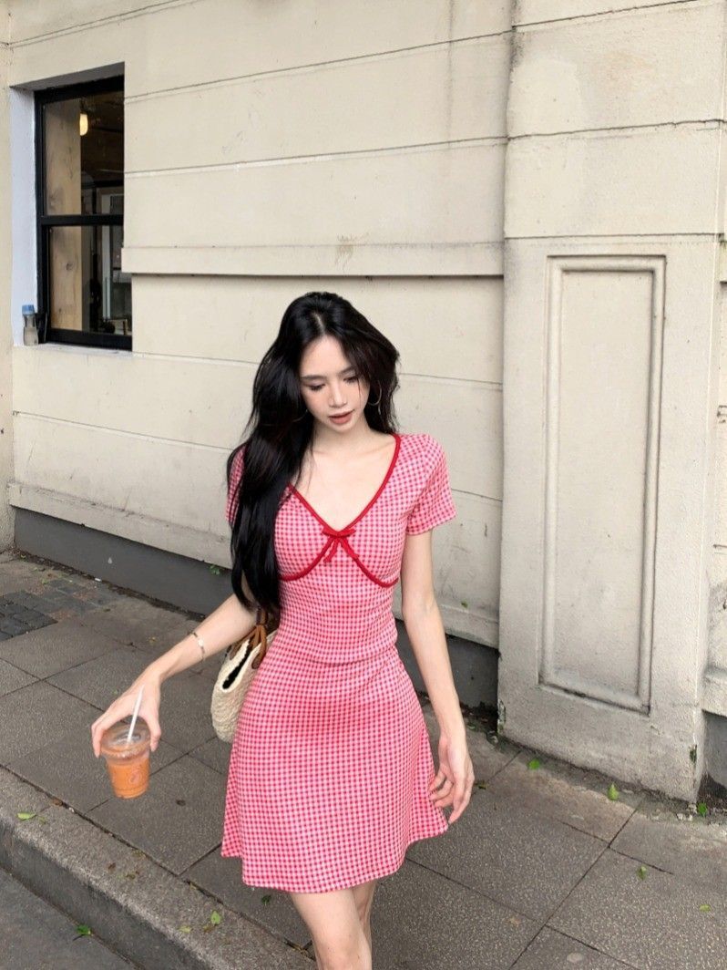 红色格子v领短袖连衣裙女装夏季蝴蝶结辣妹短裙显身材收腰a字裙