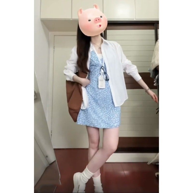 韩系蓝色清新碎花v领背心连衣裙女夏季修身度假风无袖收腰短裙子