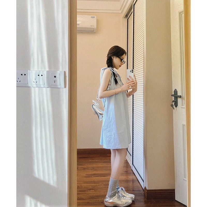 法式甜美小清新蓝色无袖背带连衣裙女2025新款夏季系带直筒短