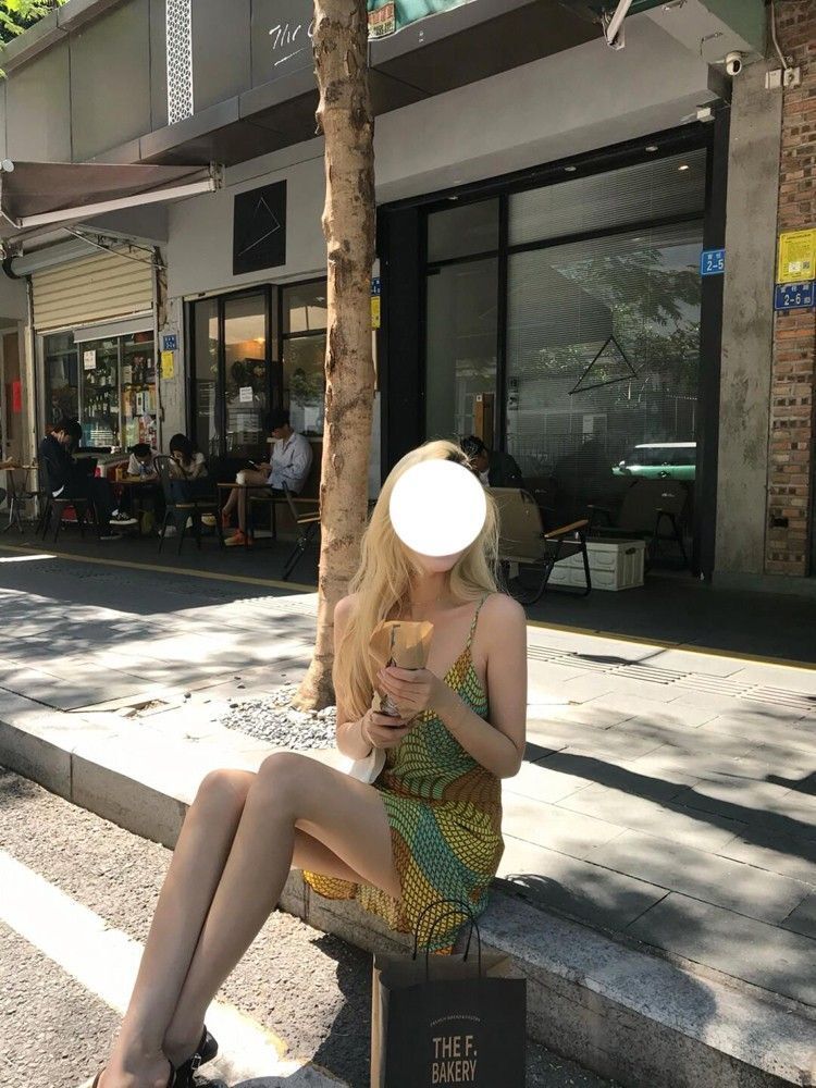 纯欲复古度假风吊带裙子女夏季新款V领不规则循环撞色印花连衣裙