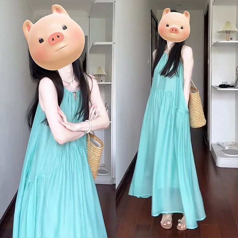 法式镂空吊带连衣裙女夏季海边度假风沙滩裙褶皱慵懒松弛感长裙子