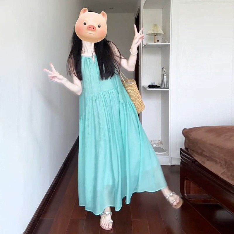 法式镂空吊带连衣裙女夏季海边度假风沙滩裙褶皱慵懒松弛感长裙子