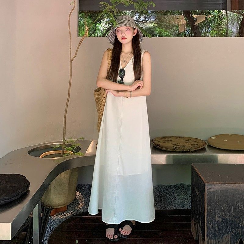 2025新款海边度假无袖吊带连衣裙子女夏季小个子法式白色背心 2025新款海边度假无袖吊带连衣裙子女夏季小个子法式白色背心