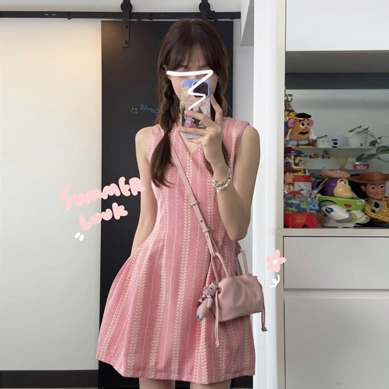 小个子无袖背心连衣裙子女夏季2025新款茶歇法式梨形身材收腰
