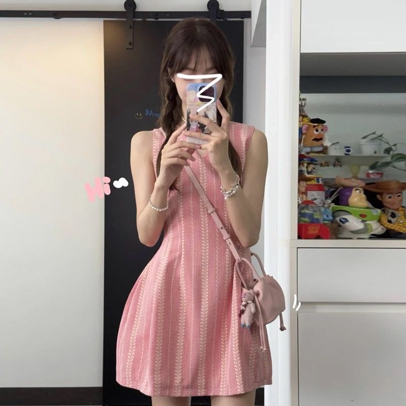 小个子无袖背心连衣裙子女夏季2025新款茶歇法式梨形身材收腰