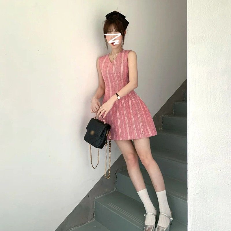 小个子无袖背心连衣裙子女夏季2025新款茶歇法式梨形身材收腰