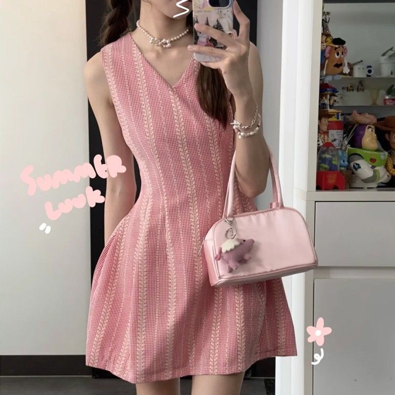 小个子无袖背心连衣裙子女夏季2025新款茶歇法式梨形身材收腰