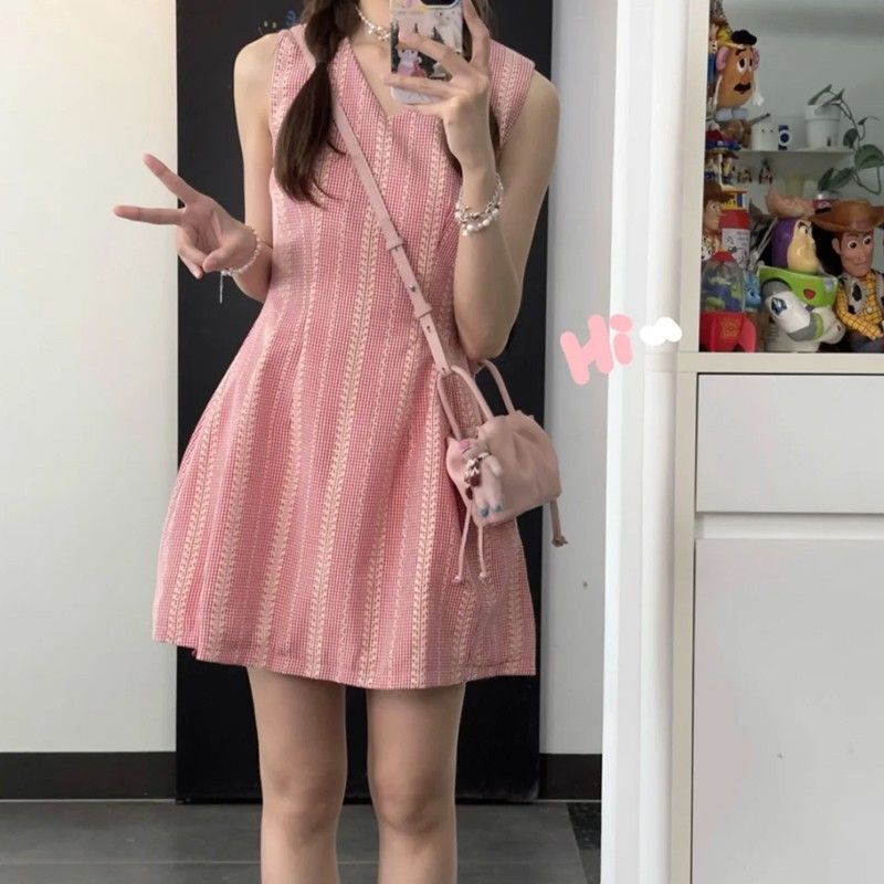 小个子无袖背心连衣裙子女夏季2025新款茶歇法式梨形身材收腰